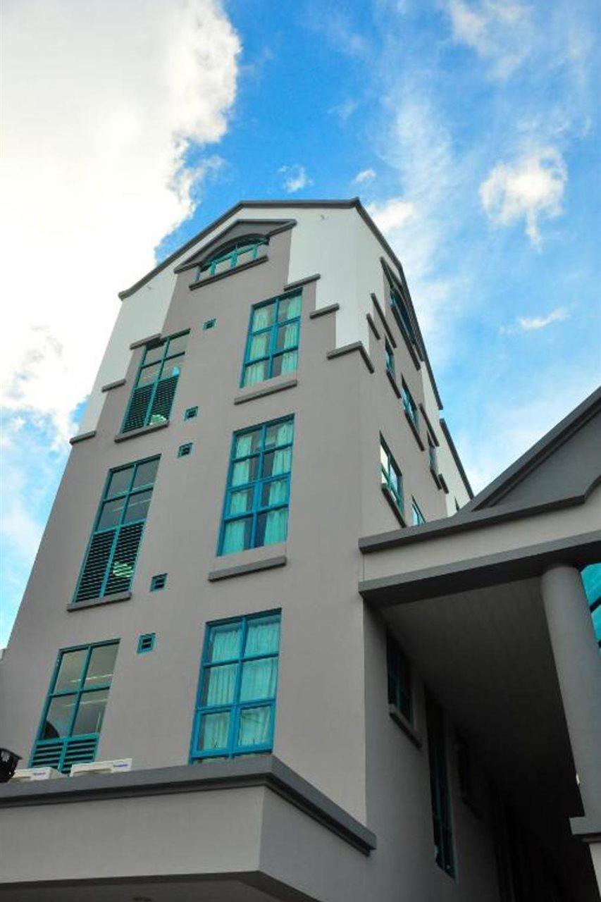 Tat Place Hotel Kuala Belait Bagian luar foto